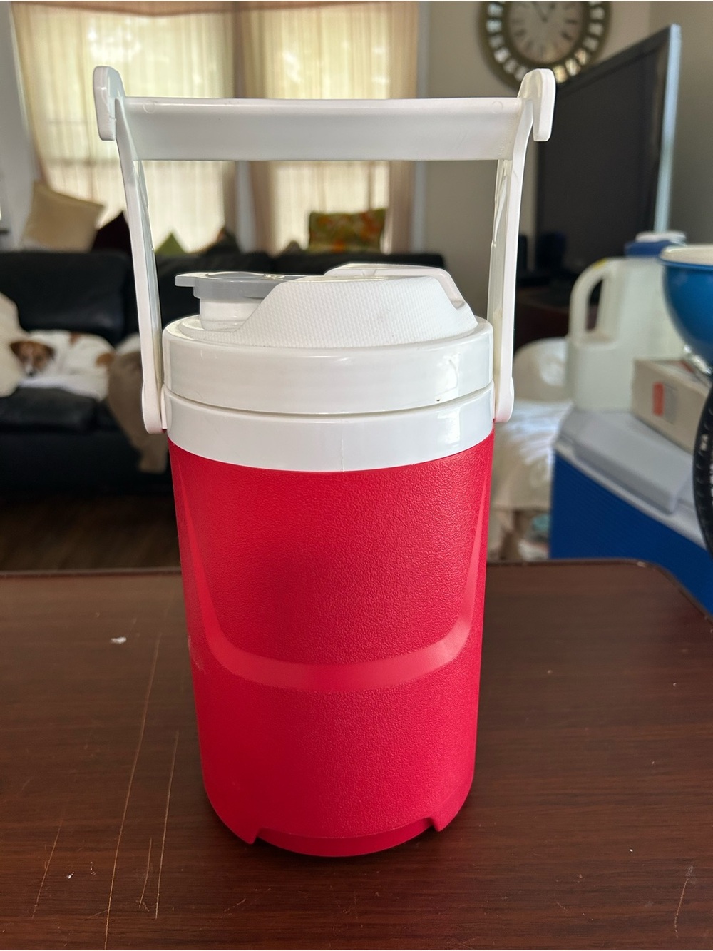 Igloo Laguna Red and White Portable Beverage Jug with Flip Handle 1/2 gallon - Picture 4 of 7